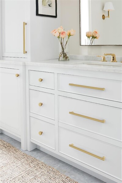 Bronx Knob 1-1/4" Champagne Bronze