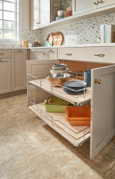Rev-A-Shelf - 14-11/16" Maple Pullout Premiere Single Wire Solid Bottom Basket