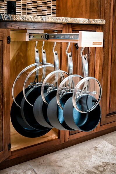 Rev-A-Shelf - 22-3/4" Depth Maple Base Cabinet Pullout Glideware w/Blumotion Soft-Close